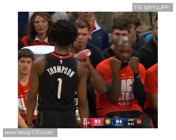 火箭队在对阵步行者的比赛中展现强大实力取得大胜，球迷欢呼不断