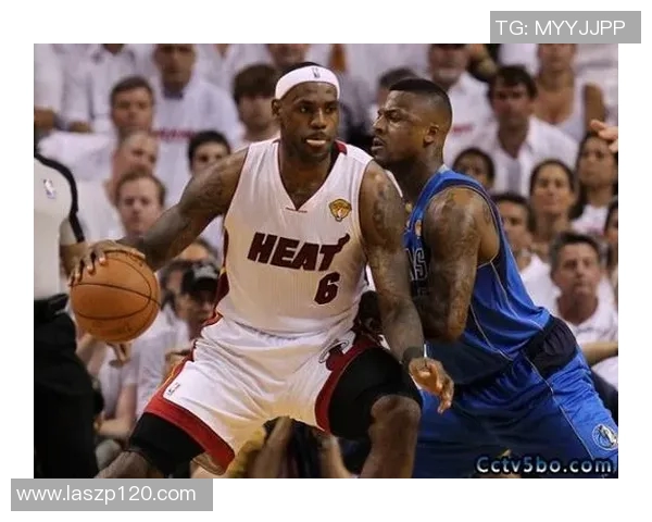 热火与公牛季后赛第三场激战回顾双方球员表现亮眼引发热议