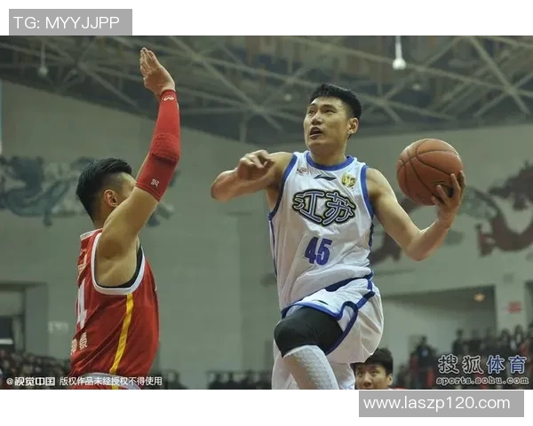 赵泰隆的篮球之路：从青涩少年到职业球员的成长历程与心路历程